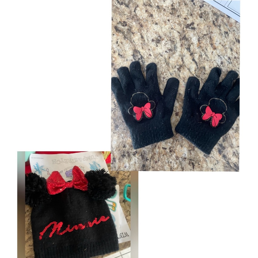 Disney Minnie Mouse black knitted hat with red sequin bow and matching GLOVES
